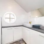 For Four With Free Parking Апартаменты *
