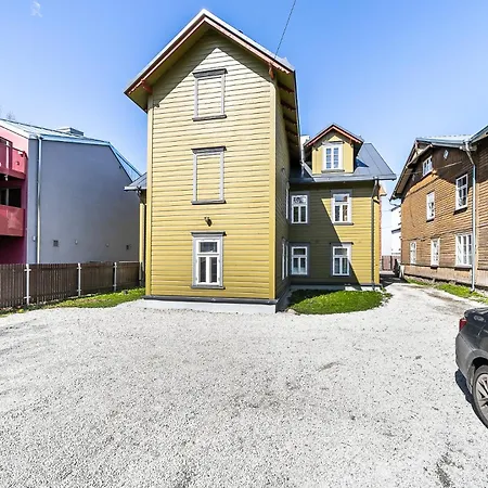 Apartment For Four With Free Parking